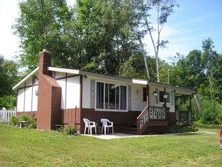 10542 Huffman Lake Rd, Vanderbilt, MI 49795