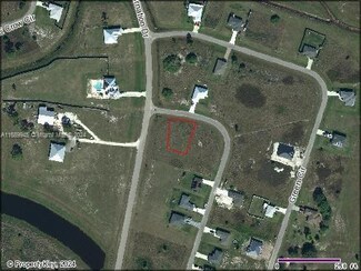 9059 Green Cir, Port Labelle, FL 33935