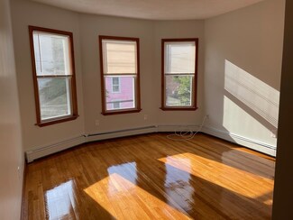 472 Windsor St Unit 2L, Cambridge, MA 02141