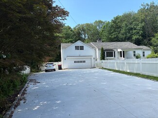 158 Jelliff Mill Rd, New Canaan, CT 06840