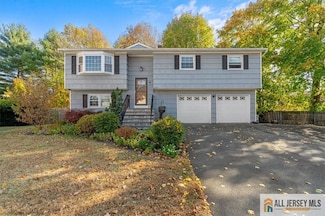11 Thornton Ct, South Plainfield, NJ 07080