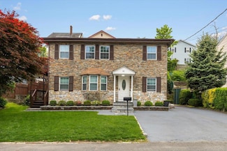 52 Ashland St, New Rochelle, NY 10801
