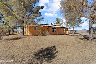 13201 S Falling Star Ln, Pearce, AZ 85625