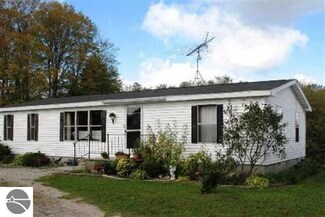 7226 Severance St, Benzonia, MI 49616