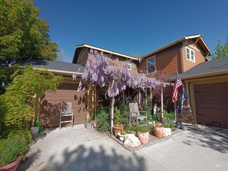 915 N Glen Aspen Way, Star, ID 83669