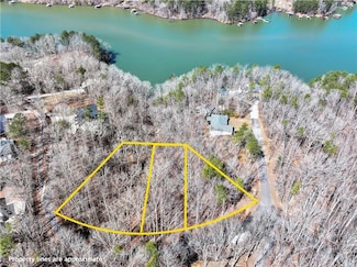 7802 Beachwood Dr, Murrayville, GA 30564