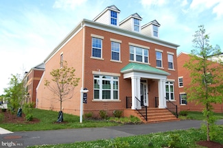 10606 Cedar Ave, Fairfax, VA 22030