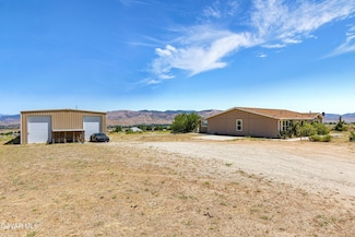 18909 Cheyenne Ave, Tehachapi, CA 93561