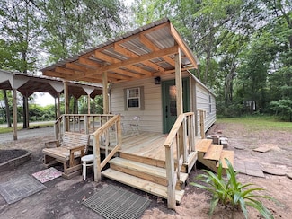 200 Ponderosa Ln, Zavalla, TX 75980