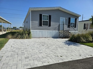 6591 Hidden Oaks Dr, North Fort Myers, FL 33917