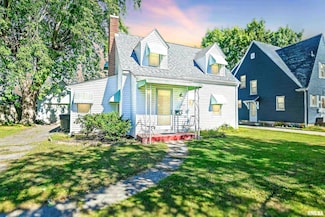 811 Chestnut St, Pekin, IL 61554
