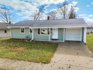 524 9th St, Baraboo, WI 53913