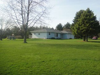 5758 N Winnebago Rd, Pecatonica, IL 61063