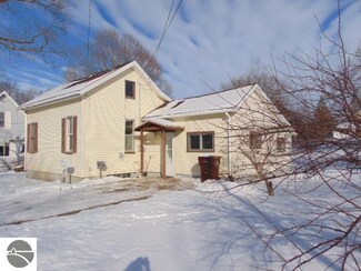 514 N Elm St, Ithaca, MI 48847