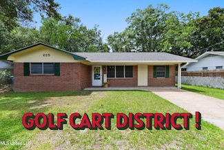 205 Walnut Dr, Ocean Springs, MS 39564