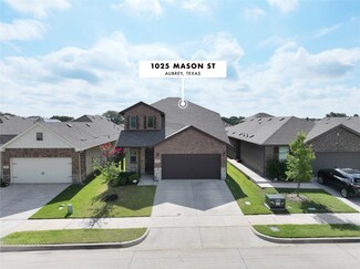 1025 Mason St, Aubrey, TX 76227