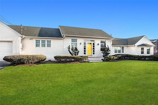 76 Dune Rd, Quogue, NY 11959