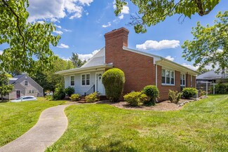 1733 Chamberlain St, South Boston, VA 24592