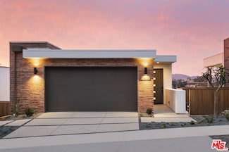 1653 Bruce Ct, Los Angeles, CA 90026