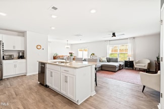2512 Lily Dr, Haw River, NC 27258