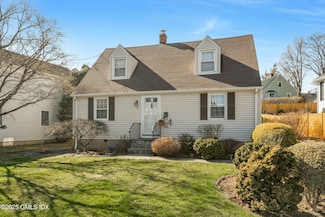 24 Riverside Ln, Riverside, CT 06878
