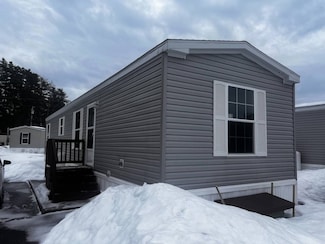 10 Kurt St, Brunswick, ME 04011