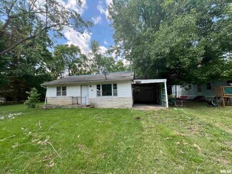 2216 Commercial Ave, Murphysboro, IL 62966