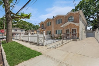 23118 145th Ave, Springfield Gardens, NY 11413