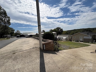 117 Maple St, New London, NC 28127