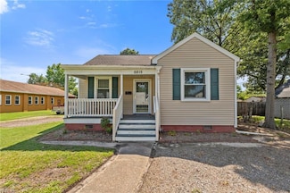 5815 Greenway Ave, Newport News, VA 23605