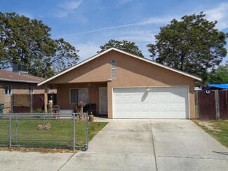 2247 S Nicholas Ave, Fresno, CA 93706