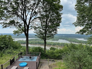 27737 Bayview Dr, Red Wing, MN 55066