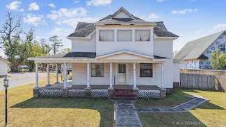 417 E 4th St, Claremore, OK 74017