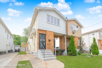 3553 Hylan Blvd, Staten Island, NY 10308