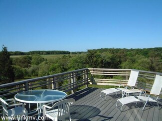21 Runner Rd, Vineyard Haven, MA 02568