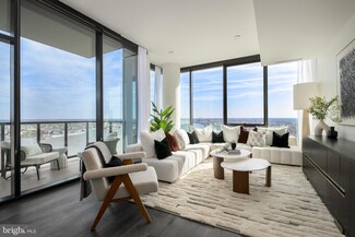1 Dock St Unit PH2701, Philadelphia, PA 19106