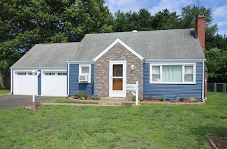 134 Valley Crest Dr, Wethersfield, CT 06109