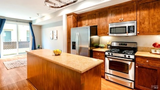336 City Center Dr, Rohnert Park, CA 94928