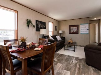 23 Canal Dr Unit 300-023, Pontiac, MI 48341
