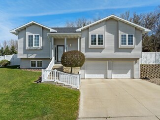 1108 17th Ave NW, Minot, ND 58703