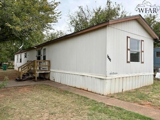 1004 S Wall St Unit A, Iowa Park, TX 76367