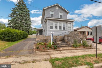 8208 River Rd, Pennsauken, NJ 08110