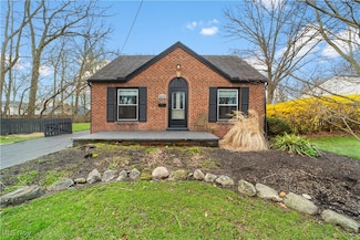 22971 Virginia Ave, North Olmsted, OH 44070