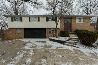 4505 NW Lovington Dr, Des Moines, IA 50310