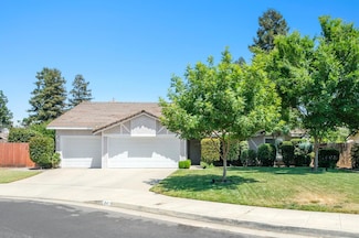 841 Whittier Ave, Clovis, CA 93611