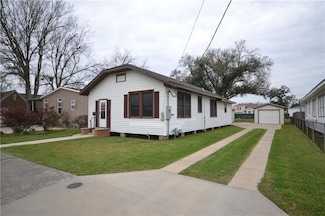 49 Apple St, Norco, LA 70079