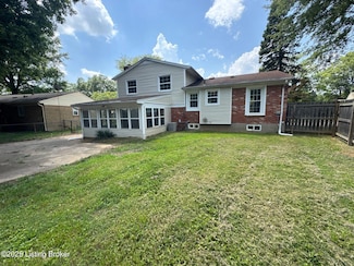 2907 N Melrose Dr, Louisville, KY 40299