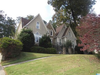 5011 Lake Crest Cir, Birmingham, AL 35226