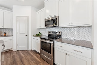 5103 Community St, Haltom City, TX 76117