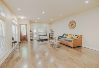 2407 Knight St, Dallas, TX 75219